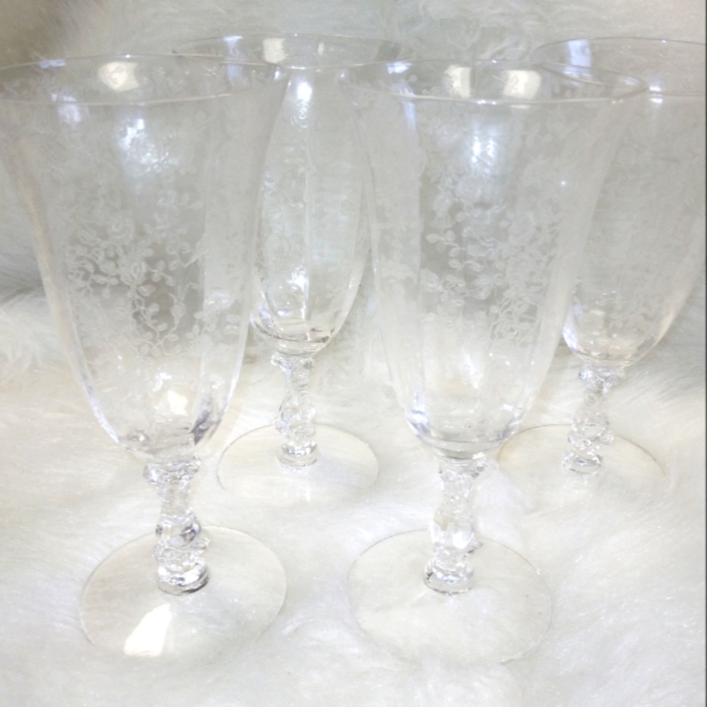 Charming etched fluted glasses, 4 no chips or cracks